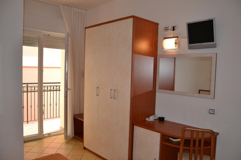 Hotel Ariston Misano Adriatico Δωμάτιο φωτογραφία