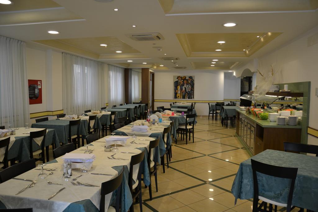 Hotel Ariston Misano Adriatico Εξωτερικό φωτογραφία